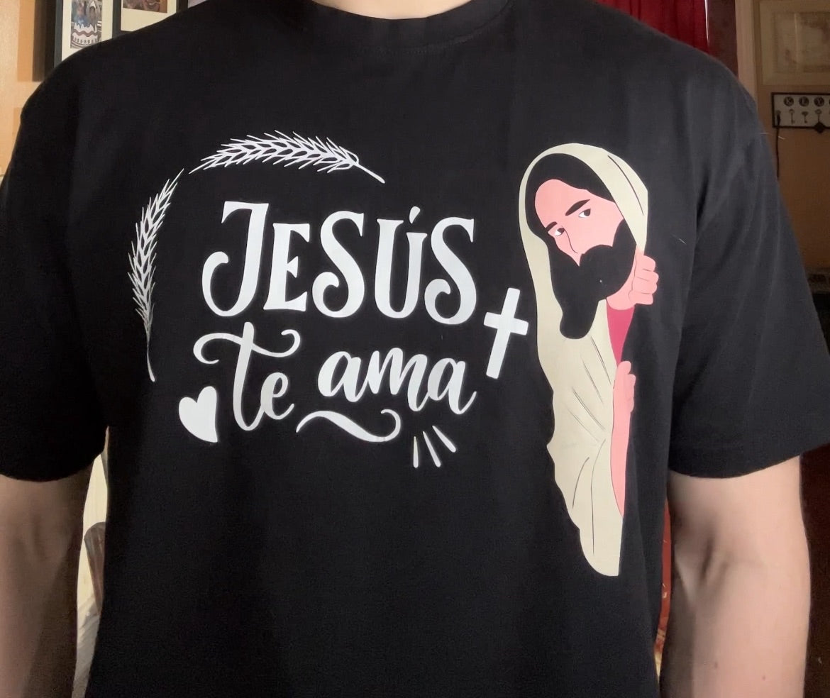 Heavyweight "Jesús Te ama" Spanish t-shirt